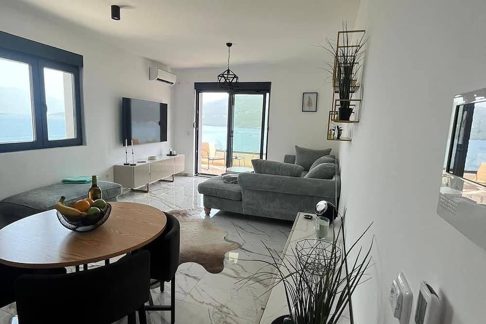 Foto 12 von 30: Luxuriöses Apartment mit Meerblick in der Bucht von Kotor