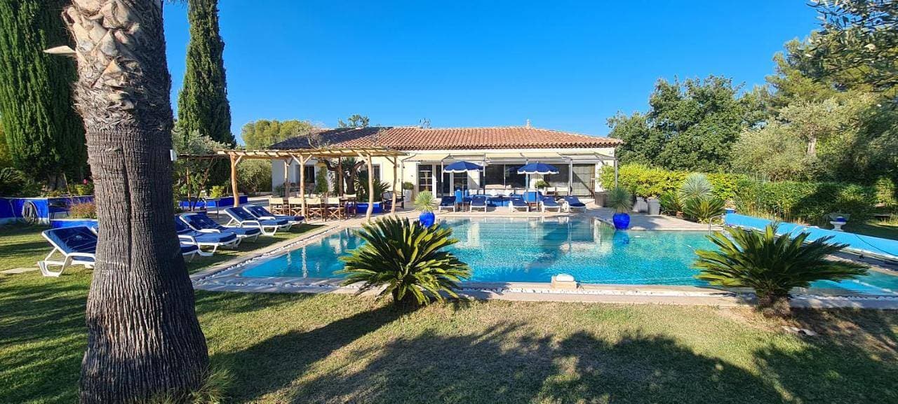 Foto 4 von 84: Villa with Private Pool