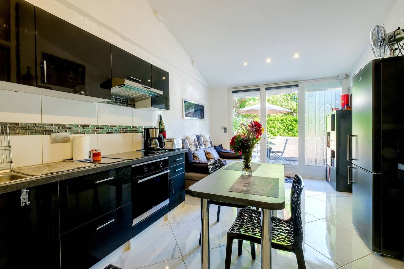 Foto 6 von 25: Ferienwohnung "Lou Paradou" mit Gemeinschaftspool, privater Terrasse und WLAN