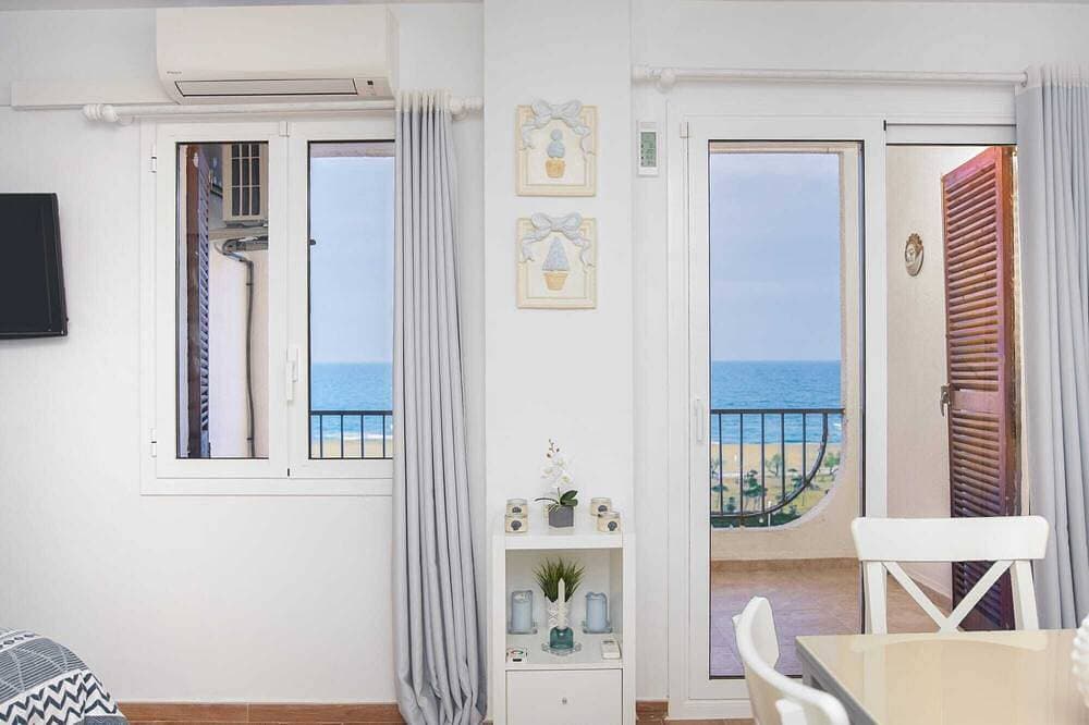 Gemütliche Wohnung mit Blick auf das Meer und kostenlosem WLAN 1
