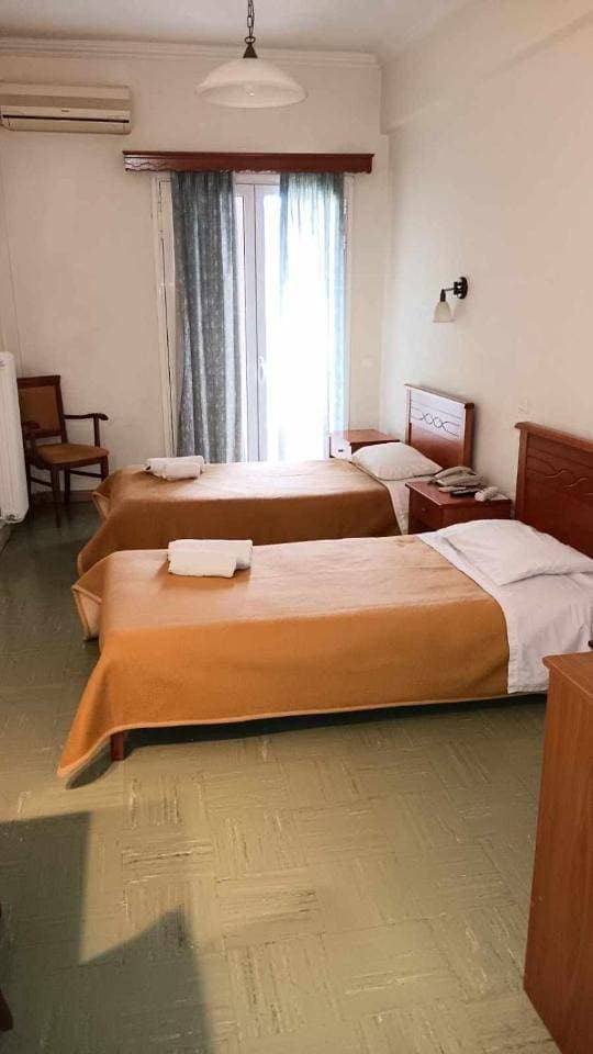 Foto 7 von 7: Economy Double Room