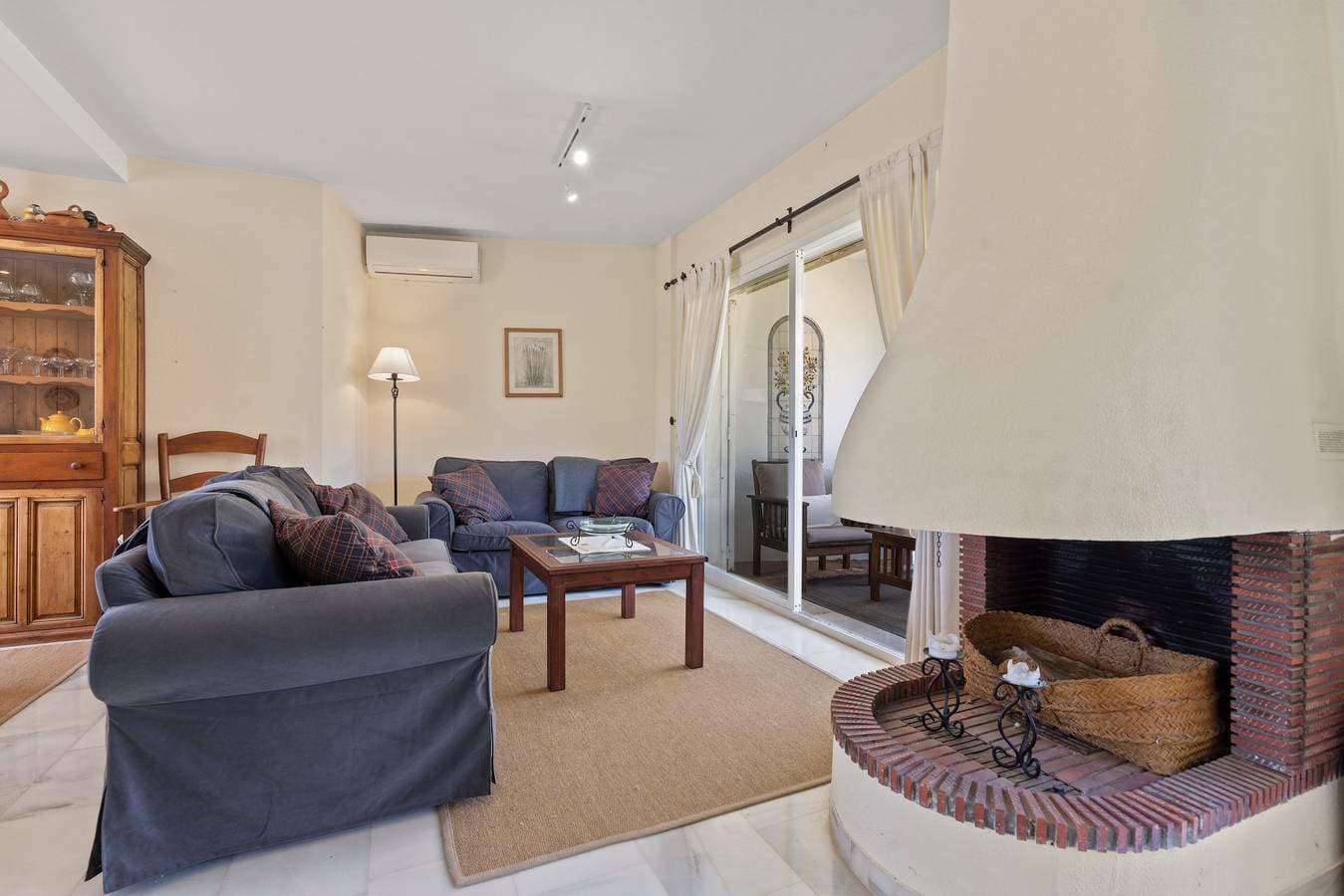 Foto 4 von 34: 57 Townhouse with Pool & Rooftop Terrace in Duques
