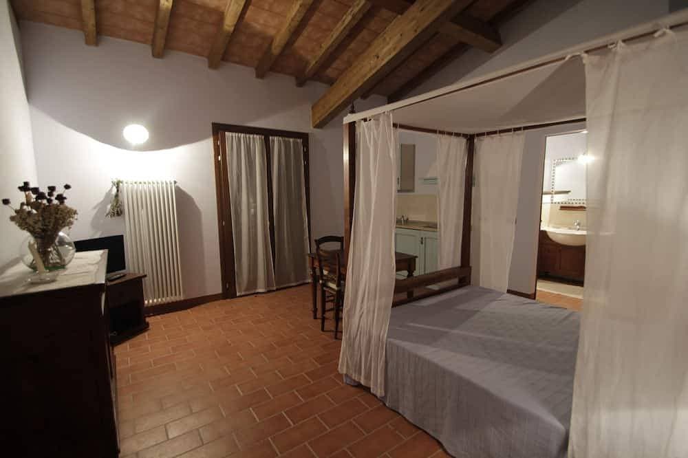 Ferienhaus am Ufer des Flusses Po und von grünen in Emiliana umgeben 1