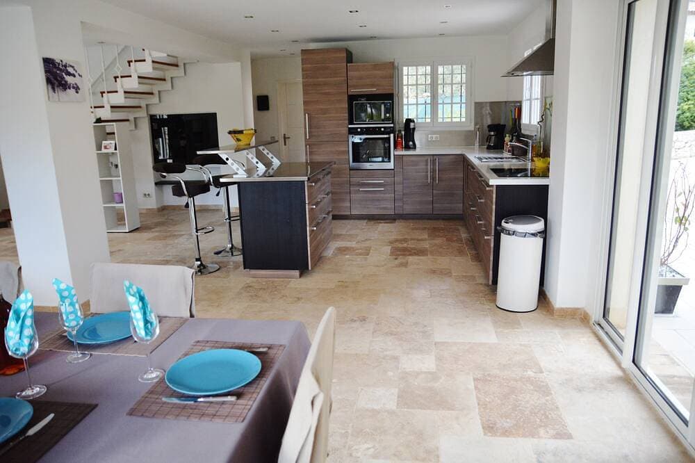 Foto 10 von 14: Air-Conditioned Villa With Pool - Cote D'Azur - Pets Welcome