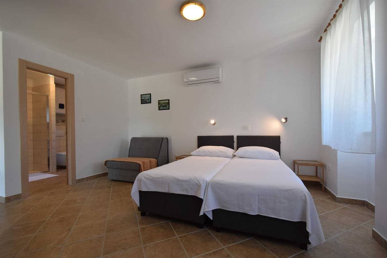 Foto 7 von 14: Studio-Apartment Depope 1