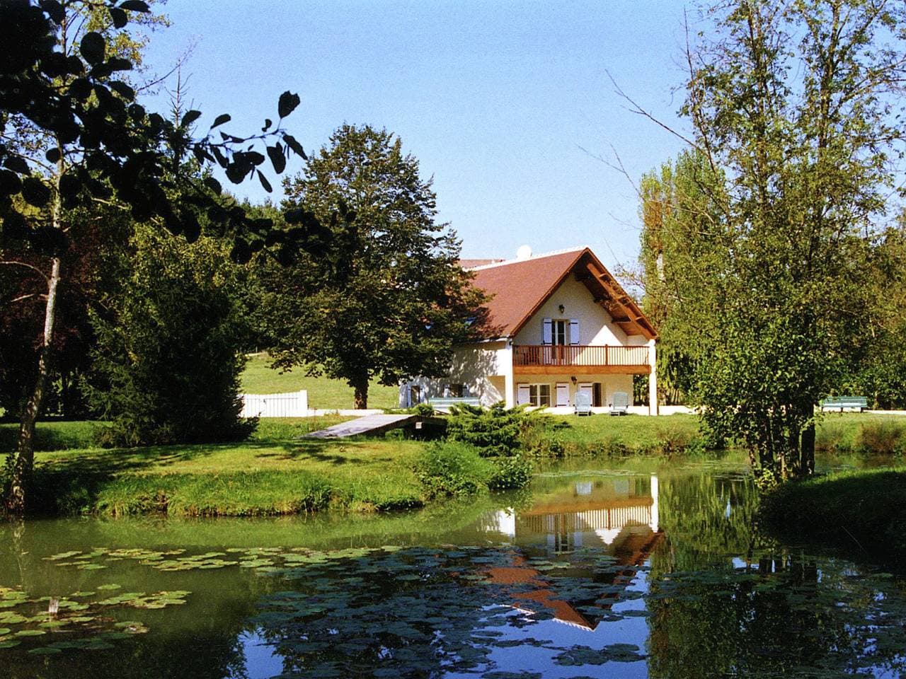 Foto 6 von 40: Charmantes Ferienhaus mit Pool und Teich