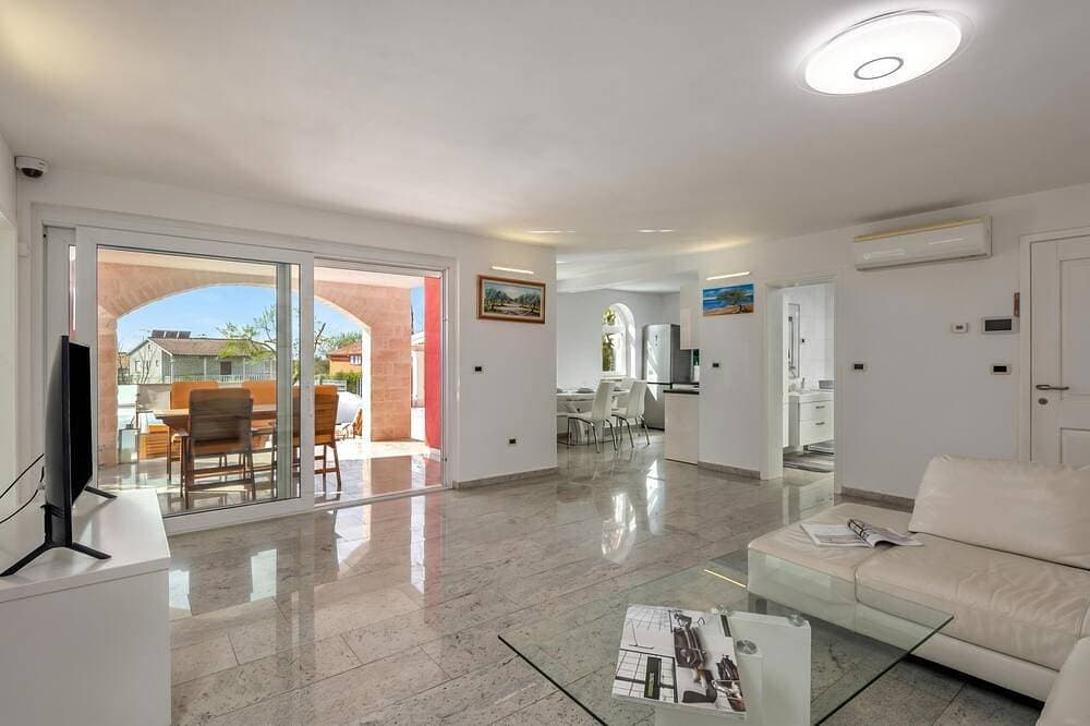 Foto 8 von 29: Apartment Ayni With Private Pool, Umag, Croatia