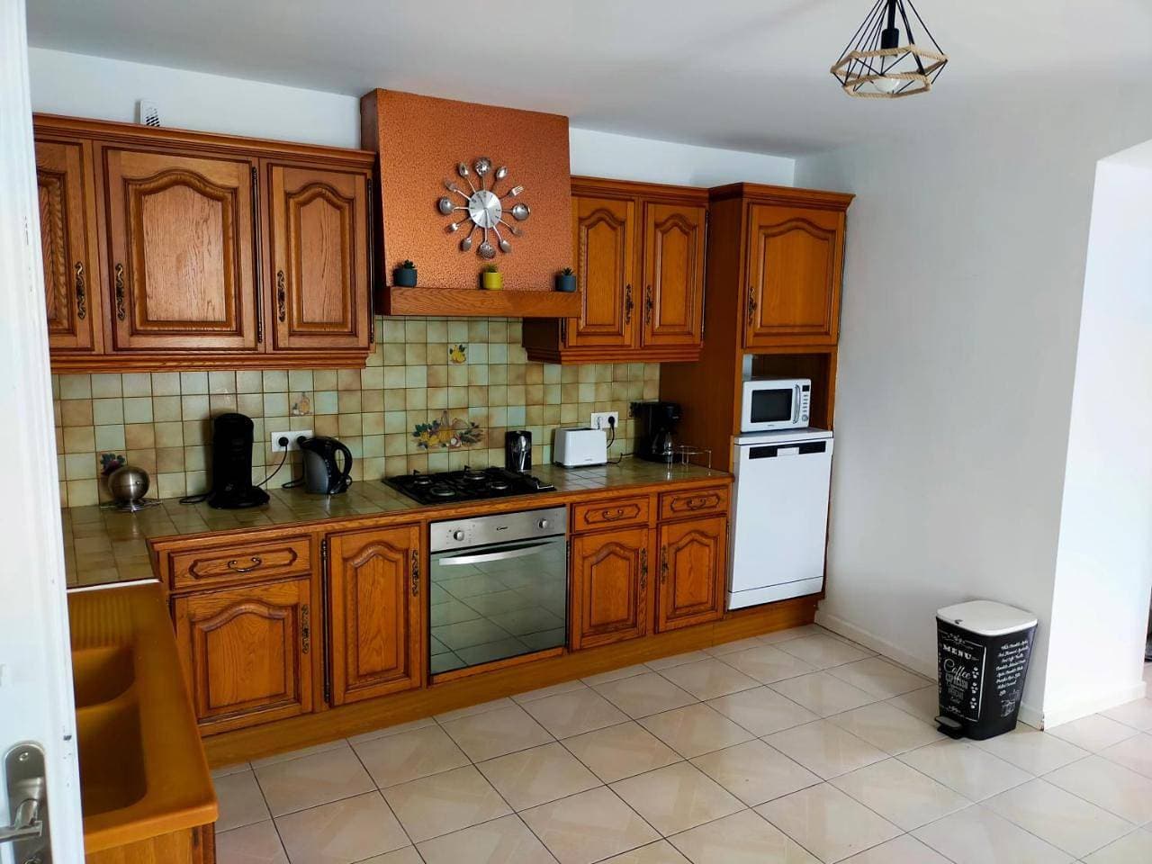 Foto 7 von 16: Three-Bedroom House