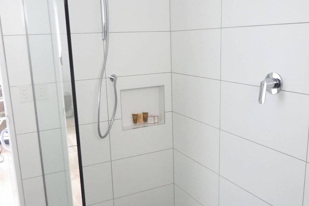 Foto 11 von 18: Neue moderne Wohnung mit Blick auf die Bucht von Hekerua