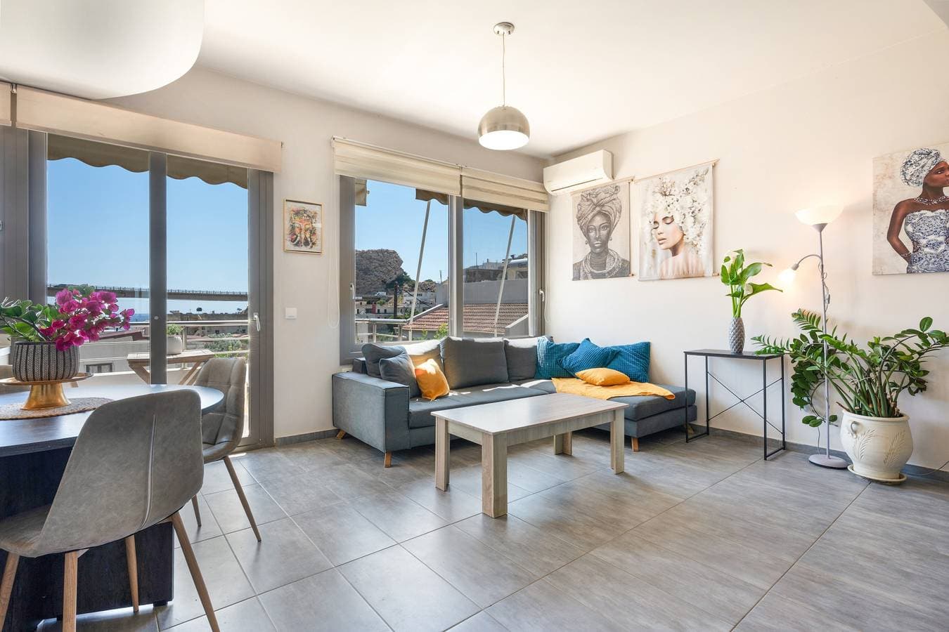 Foto 3 von 23: Apartment 'Elva Creta Beach' mit Meerblick, WLAN und Klimaanlage