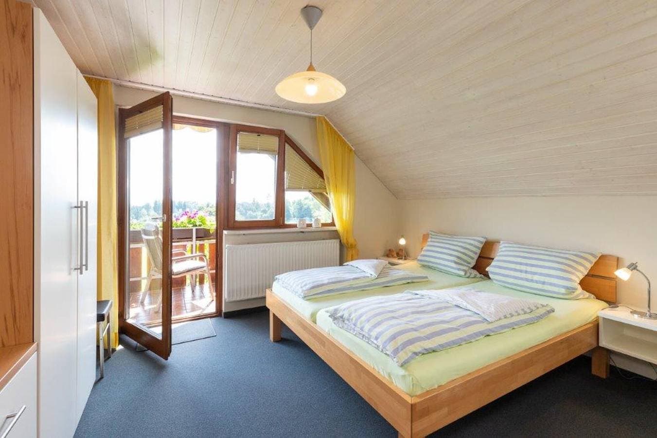 Foto 7 von 27: Ferienwohnung "Säntisblick" mit Bergblick, WLAN, 15m² überdachter Süd-Balkon, Haustiere auf Anfrage