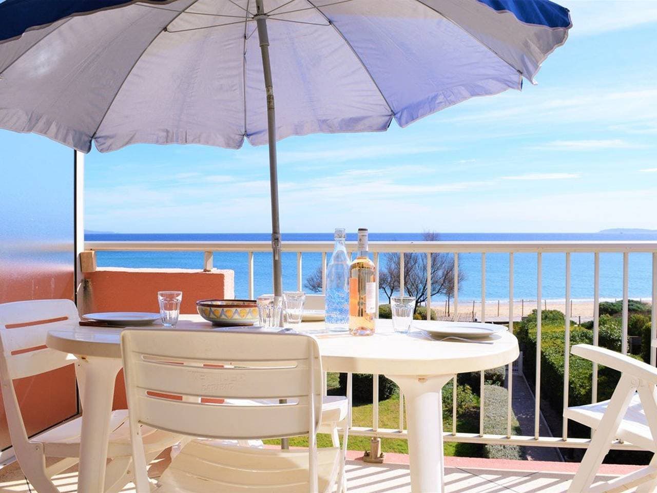Studio am Strand mit Terrasse und inkl. Reinigung 1