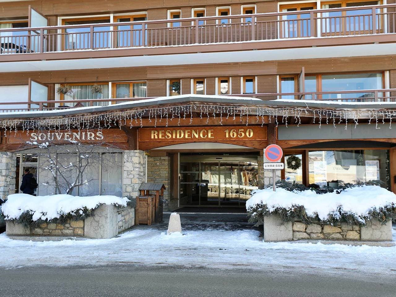 Foto 8 von 8: Ski-In Studio in Courchevel 1650 - Sonnige Terrasse