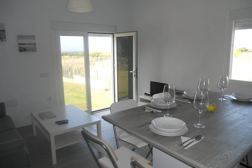 Foto 11 von 30: Villa in Los Caños de Meca von 1000m2 Grundstück neben dem Feld und dem Strand.