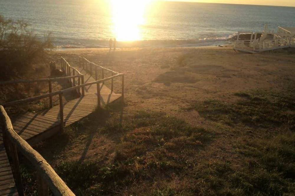 Foto 11 von 12: Ferienhaus am Strand, 30 Meter vom Wasser entfernt