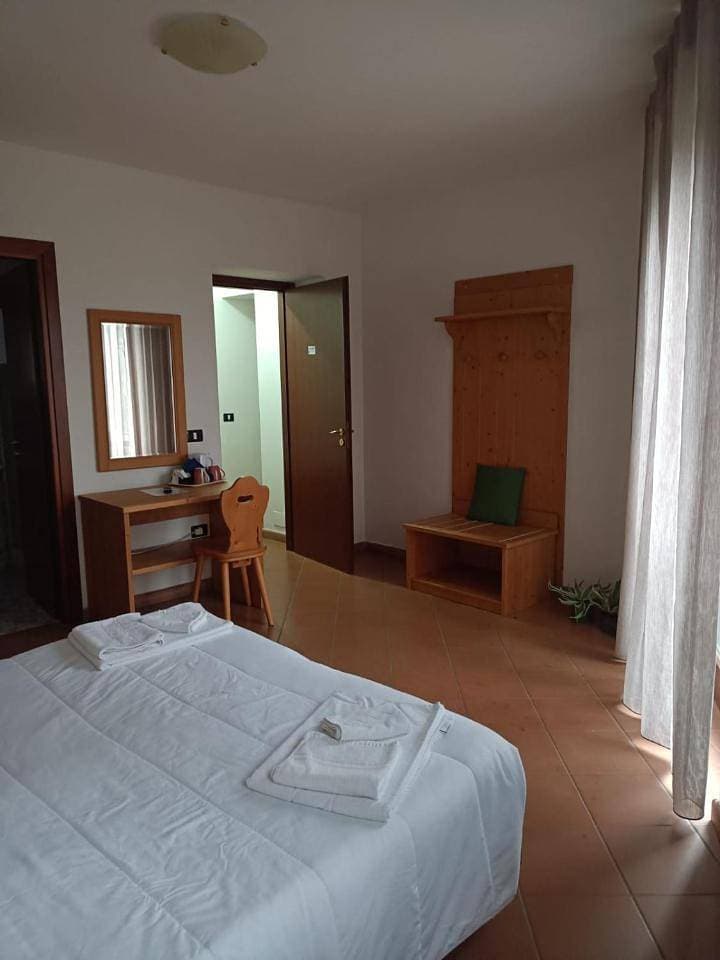 Foto 11 von 21: Economy Double Room