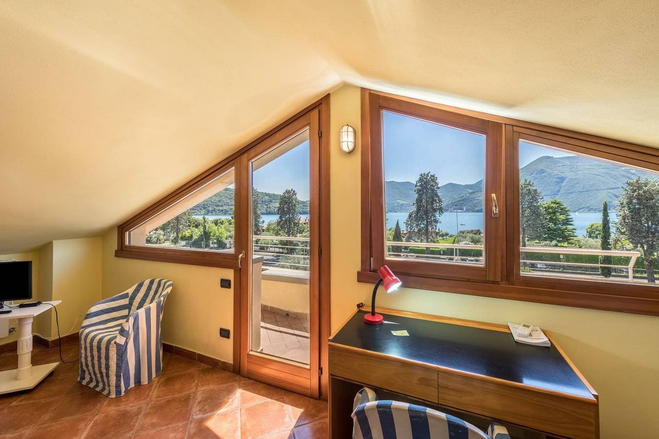 Casa Caterina Mansarda vista Lago 1