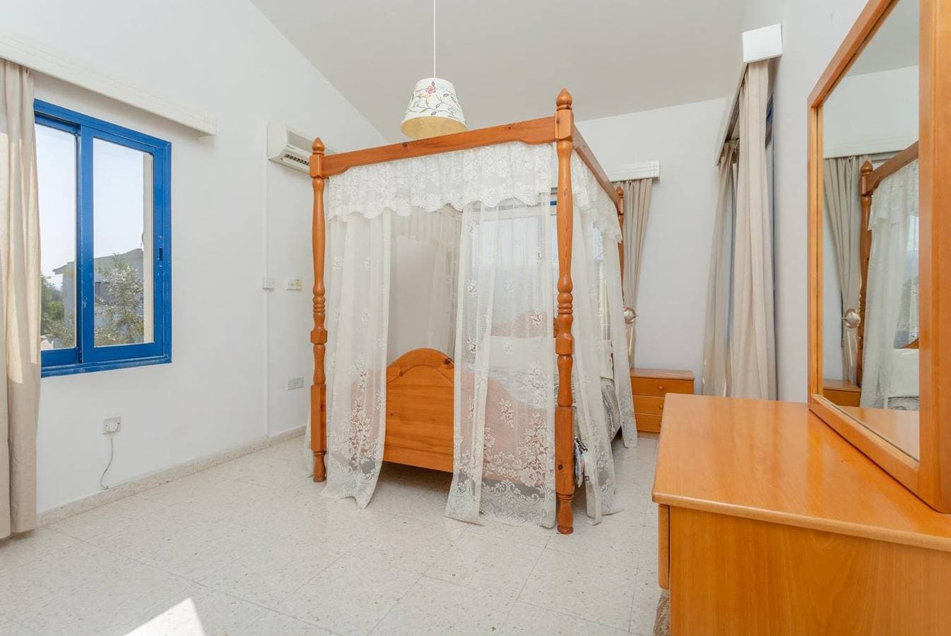 Foto 8 von 31: Villa für 4 Personen mit Terrasse