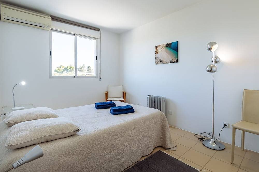 Foto 5 von 19: Schönes Ferienhaus mit Pool und Meerblick