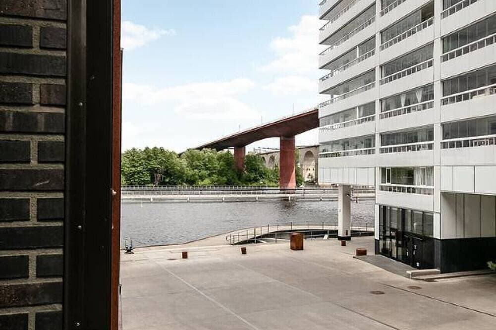 Foto 12 von 29: Stylish Luxe home by the water