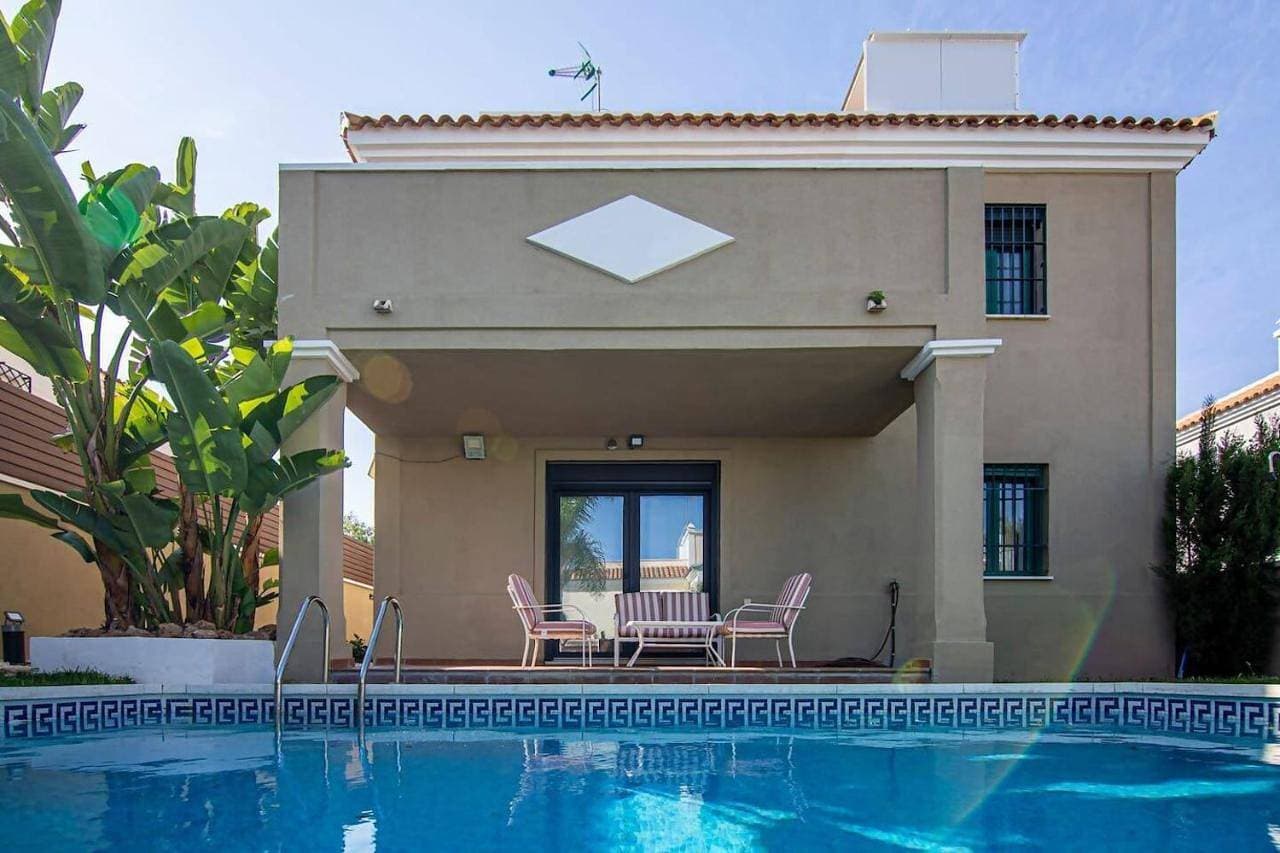 Villa en Playamar - Piscina, Barbacoa y Parking 1
