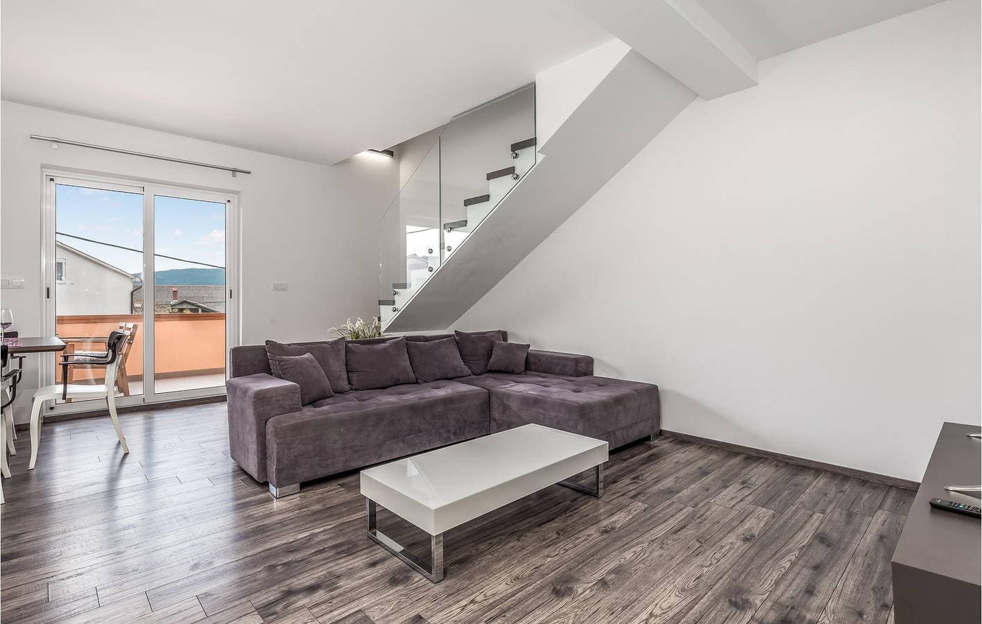 Foto 6 von 41: Charmante 2-Zimmer-Wohnung mit Terrasse, WLAN und Parkplatz in der Nähe von Supetarska Draga
