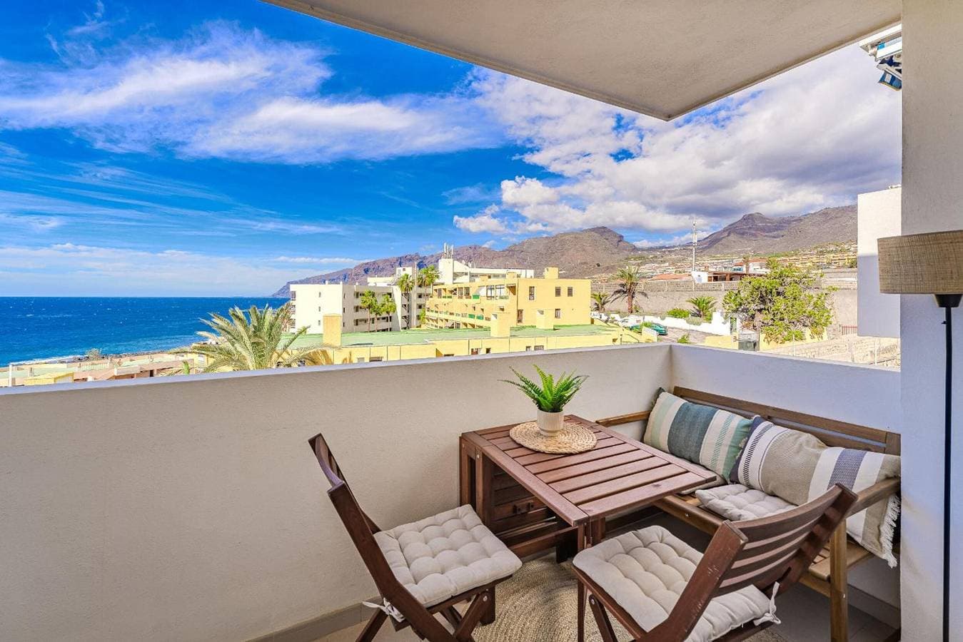 Foto 2 von 31: Ferienwohnung 'Playa La Arena 2 Bed' mit Meerblick, Balkon und WLAN