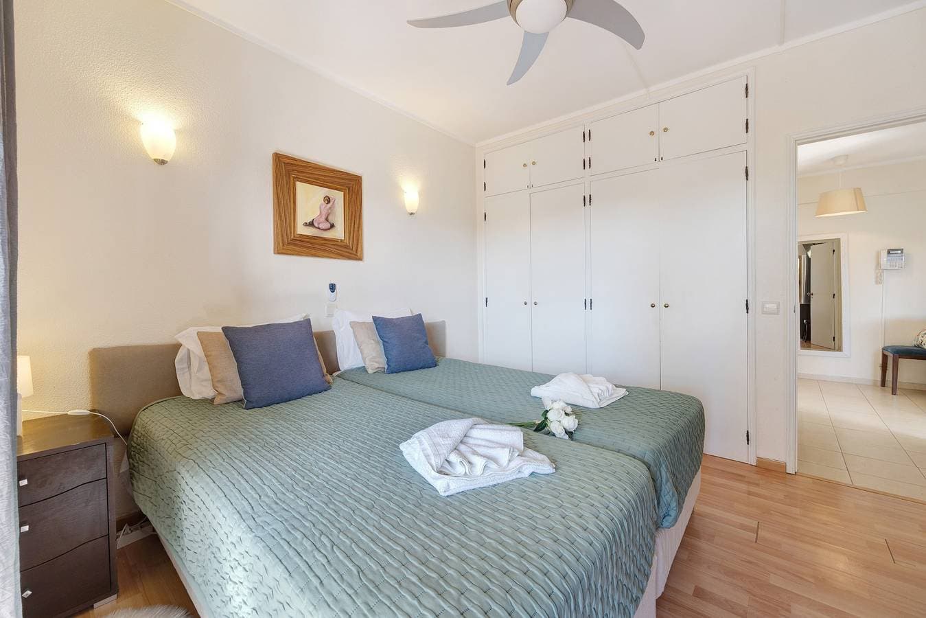 Foto 10 von 20: Ferienwohnung 'House Amendoeiras' mit Gemeinschaftspool, Gemeinschaftsgarten und WLAN