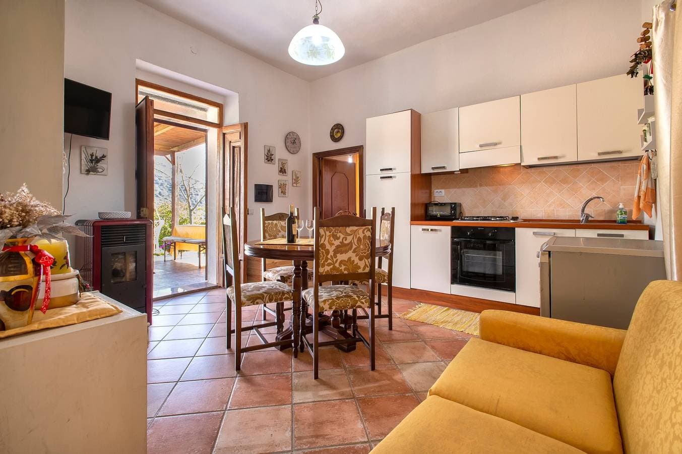 Foto 3 von 22: Ferienhaus 'Casa Michela' mit privatem Garten und WLAN
