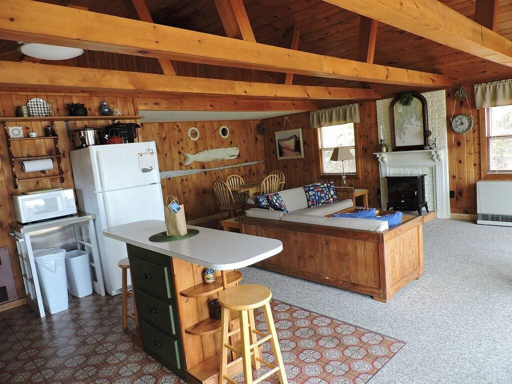 Foto 3 von 33: Charming Oceanfront Cottage-Great Views und 20 Meter vom Ufer
