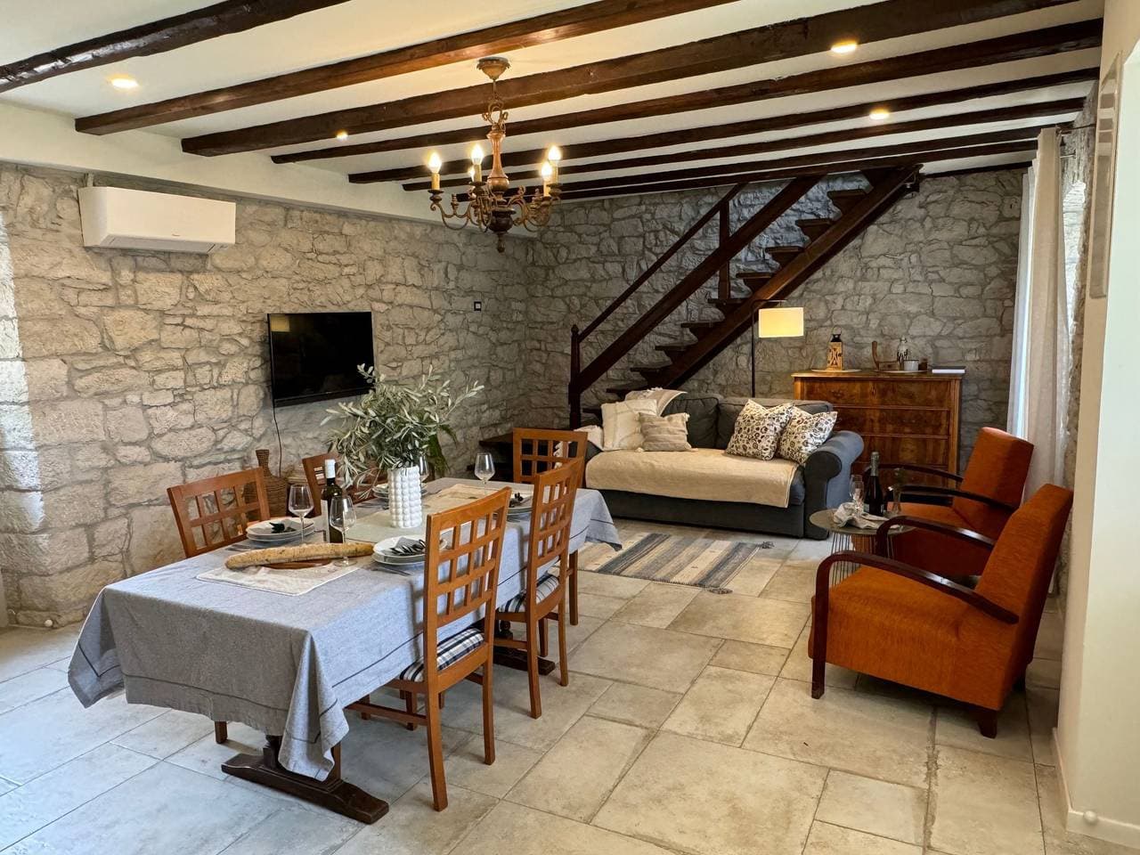 Foto 13 von 31: Ferienvilla mit Garten, Grill und Terrasse