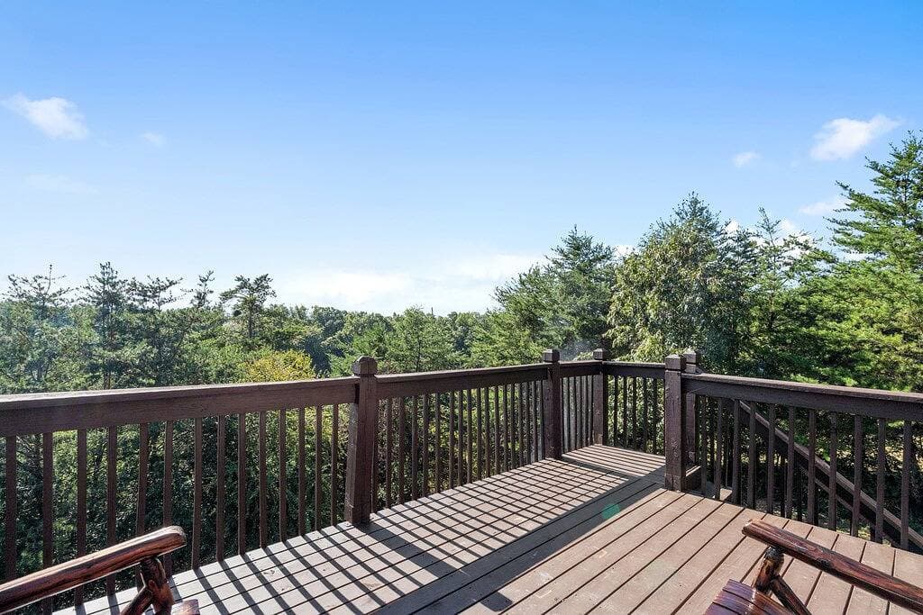 Secluded Mountain View Cabin w Private Lake Access 1