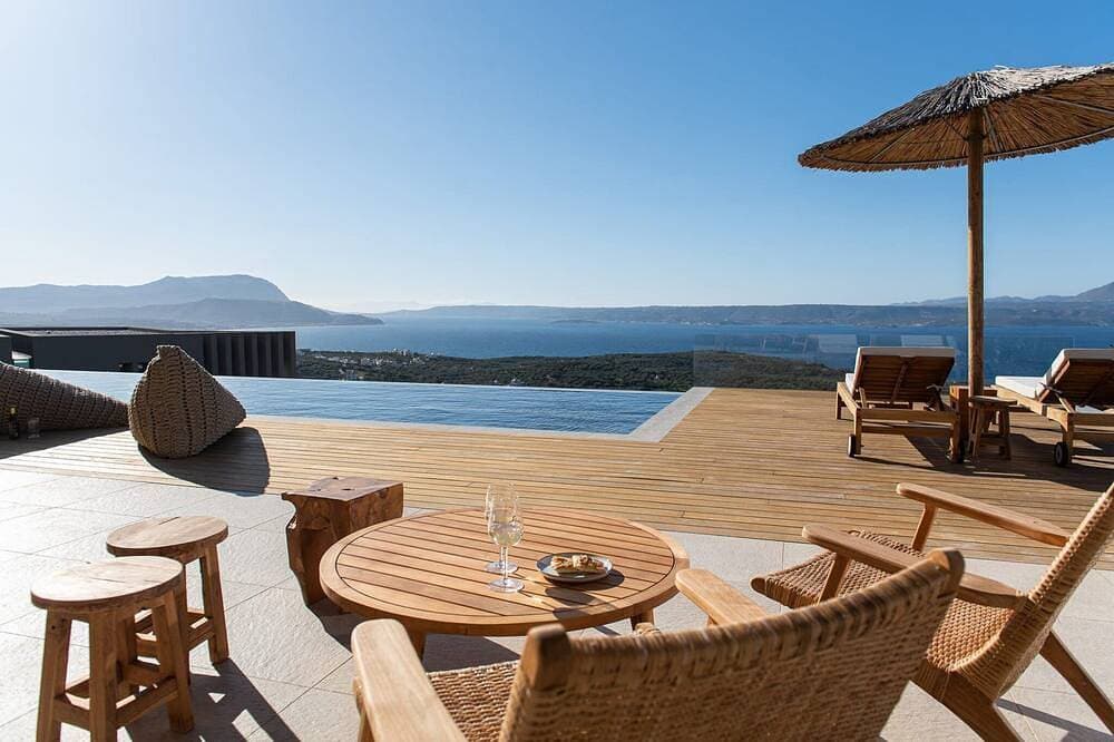 Foto 12 von 23: Villa Aurivis, Divine Sea Views, Private Infinity Pool, Furnished Terrace,.