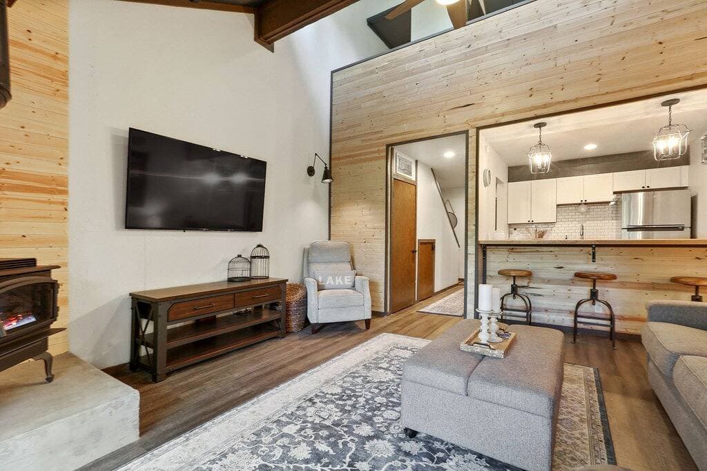 Foto 6 von 24: Shaver Escape! Mountain Loft Condo