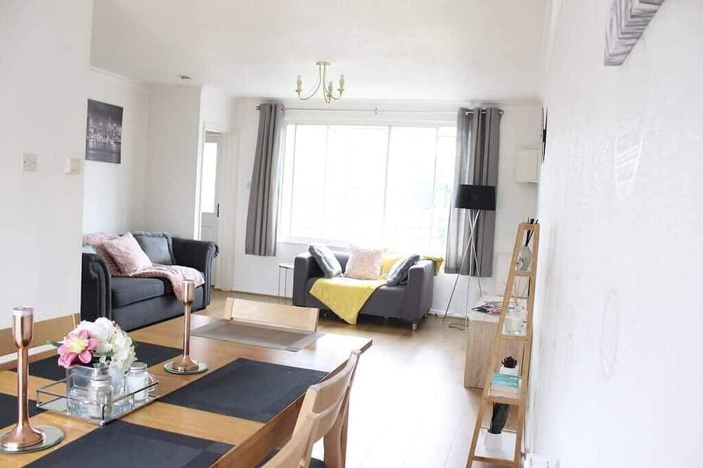 Private Comfortable 2 Bedroom Home away from Home 1