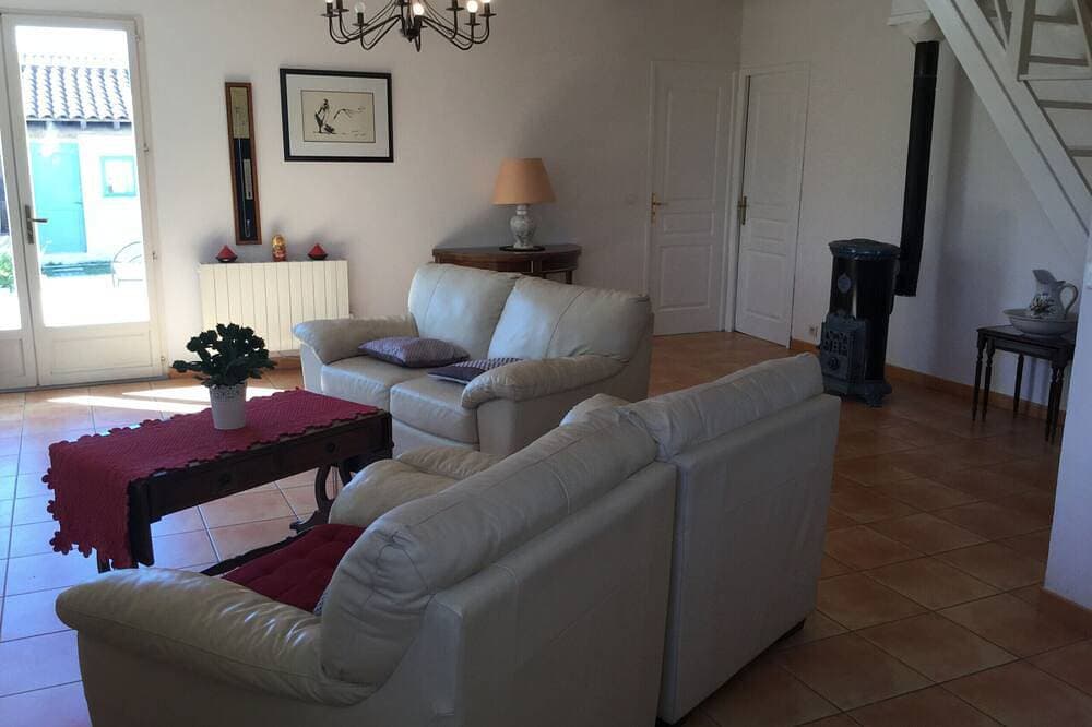 Foto 5 von 7: Hübsche Vermietung mit privatem Pool in dem Dorf Mouriès, Alpilles