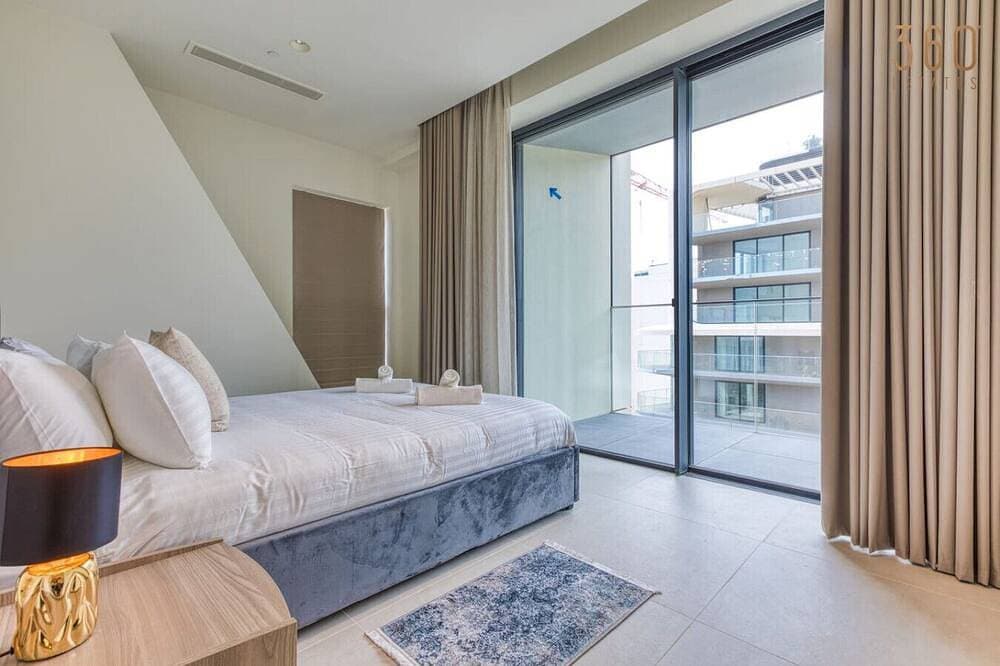 Foto 4 von 30: The Official Mercury Tower Suite - Pool, WIFI & AC