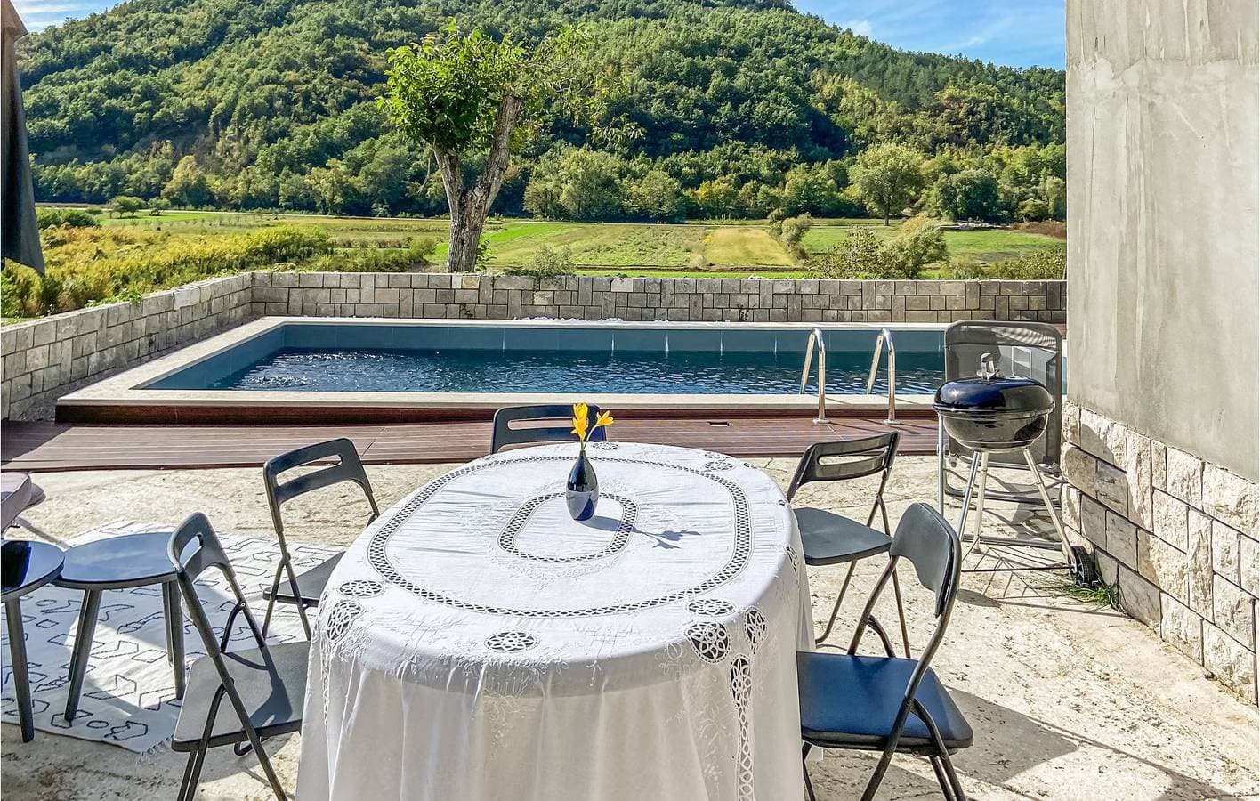 Foto 12 von 37: Charmante 74 m² große Wohnung mit Terrasse, Pool und WLAN für Ihren perfekten Urlaub
