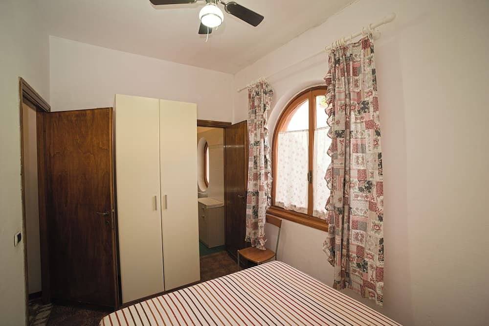 Foto 4 von 24: Appartamenti Margherita, Margherita-5 in einer Strandresidenz, Giglio Campese