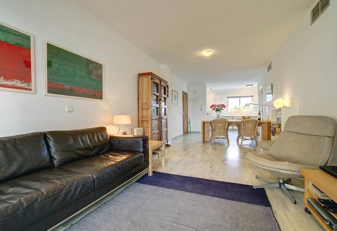 Foto 6 von 32: Ferienwohnung "Boulevard 305" mit Meerblick, Pool, WLAN, Balkon, Terrasse & Garten