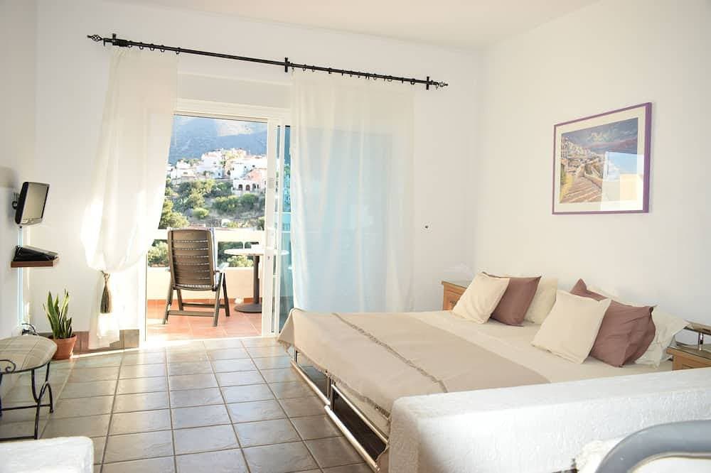 Foto 3 von 6: Mirabello | Skylight-Badewanne | Meerblick | Elounda