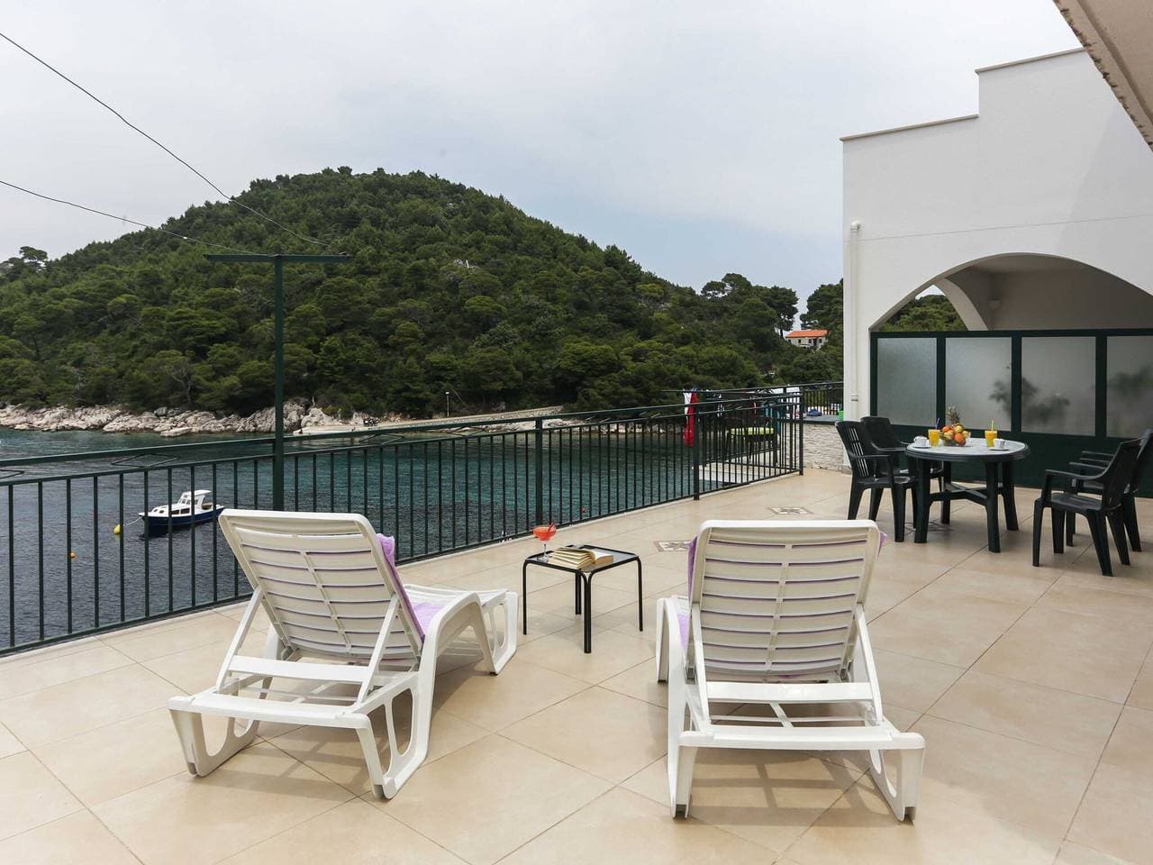 Apartments Posta - One-Bedroom Apartment with Terrace and Sea View (4 Adults) - Apartman 4 1
