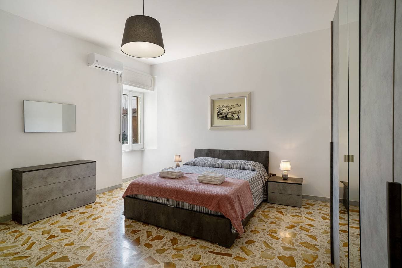 Foto 2 von 22: Ferienwohnung 'Casa Di Mieri' mit Bergblick, Wi-Fi und Klimaanlage
