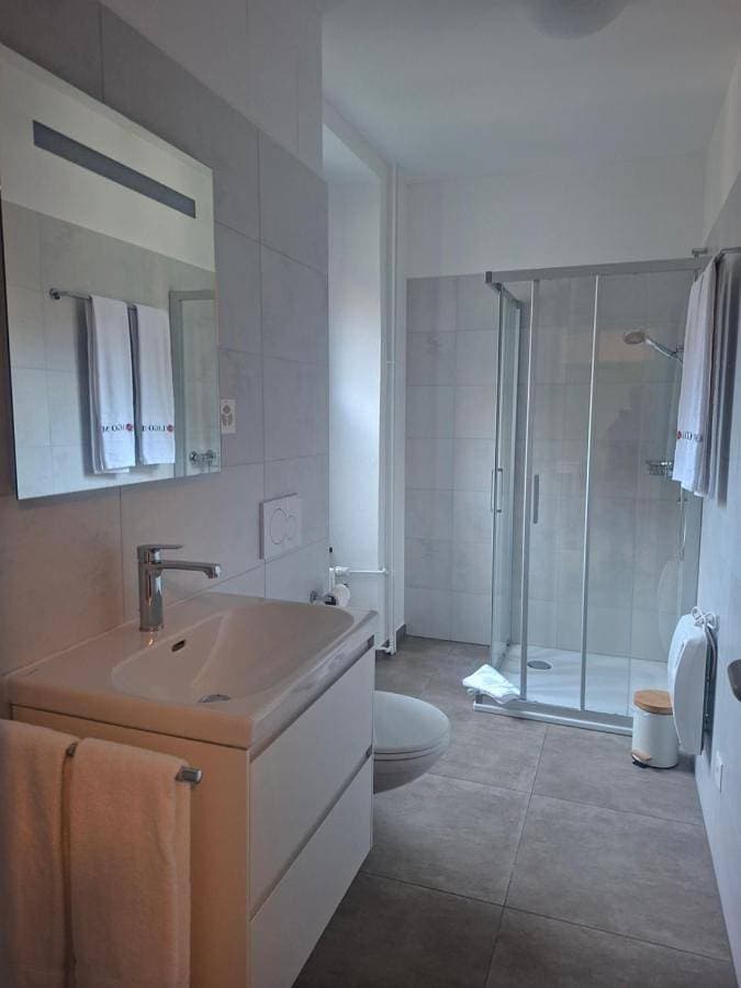 Foto 4 von 7: Double Room with Private Bathroom