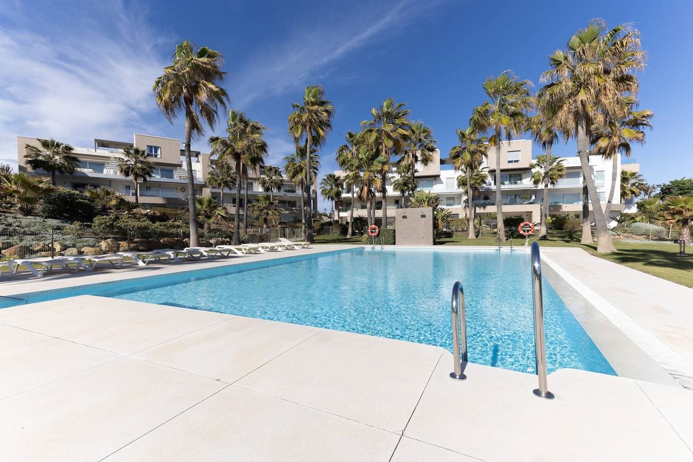 Foto 4 von 25: Ferienwohnung 'Modern Frontline Beach - Estepona' mit Meerblick, WLAN und Klimaanlage