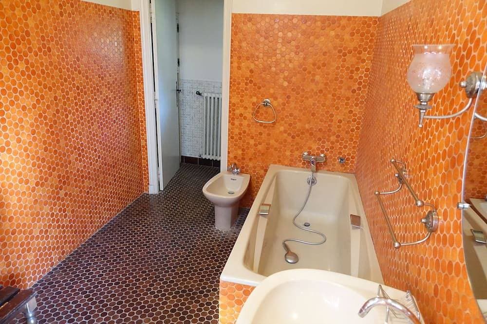 Foto 10 von 23: Herrenhaus aus dem 16. Jahrhundert mit Pool
