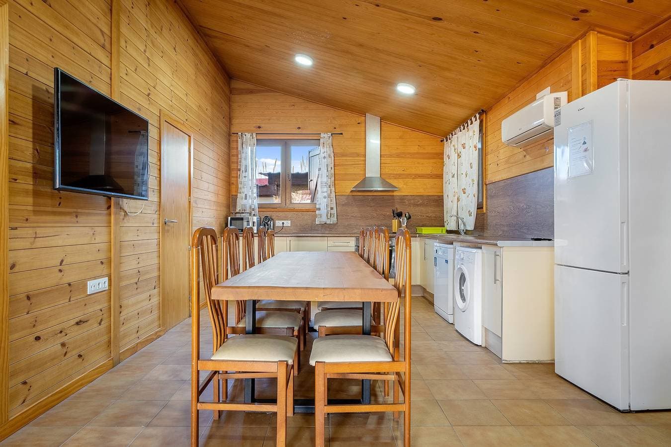 Foto 6 von 34: Ferienhaus "Faro" mit Pool, Garten und WLAN