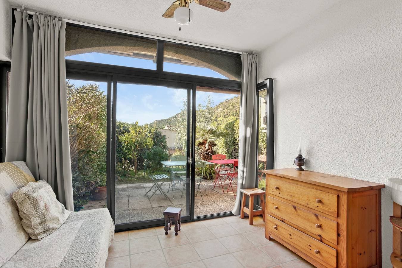 Foto 7 von 25: Appartement 'Pramousiquer D23' mit Bergblick, Gemeinschaftspool und Klimaanlage