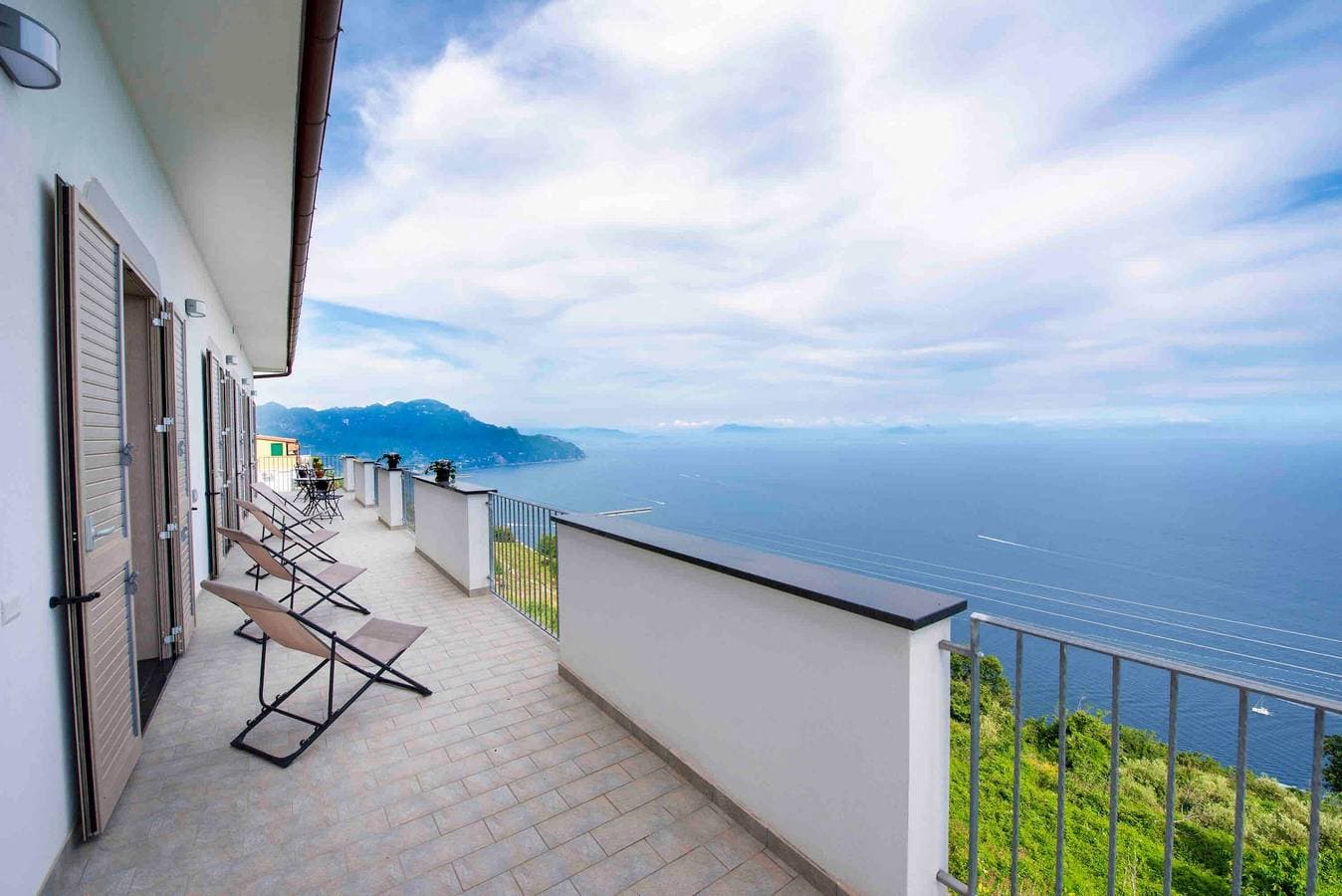 Foto 5 von 40: Coastal Escape – Villa mit Panorama-Terrasse an der Amalfiküste