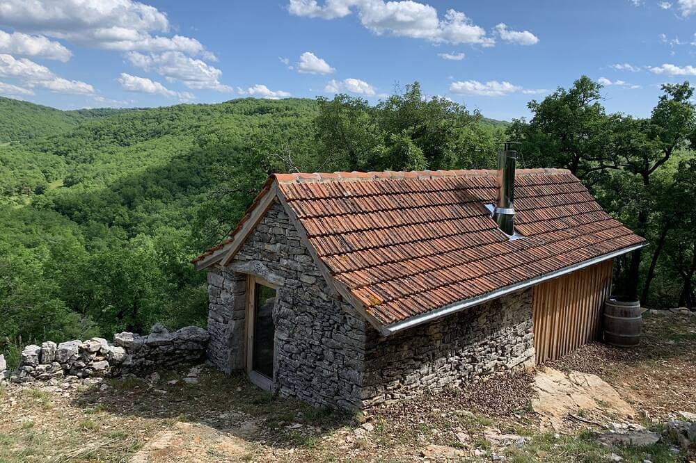 L'Hermitage, an old stone shepherd's hut 1